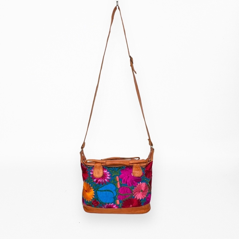 Multicolor Embroidered‎ Shoulderbag - Picture 2 of 7